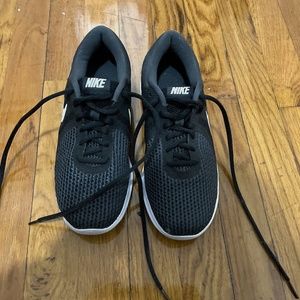 Nike Revolution 4 Women's Running Shoes | Size 6.5W